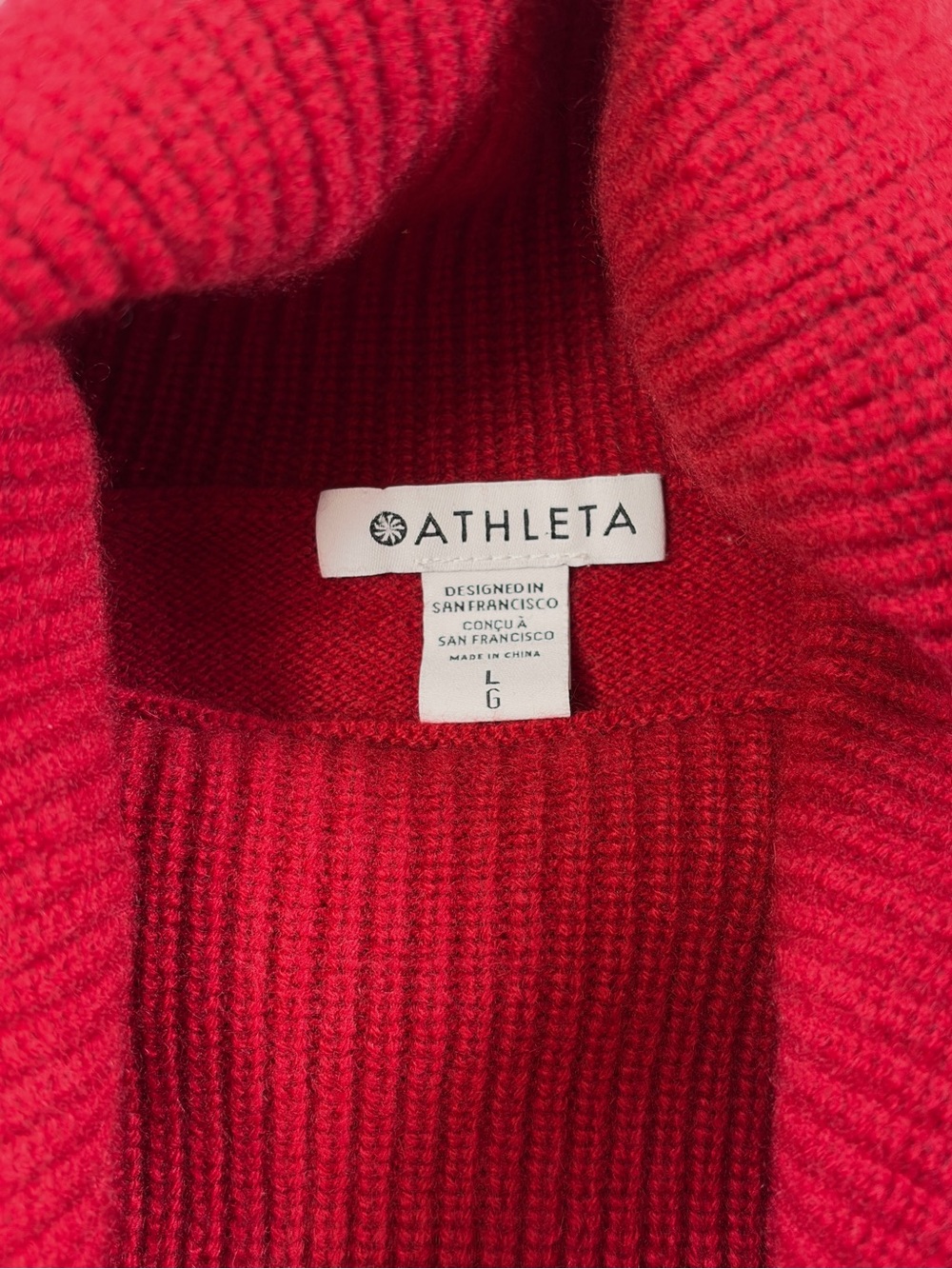 Athleta Alpine Turtleneck Sweater L Red Merino Wool Cashmere Relaxed Fit Cozy